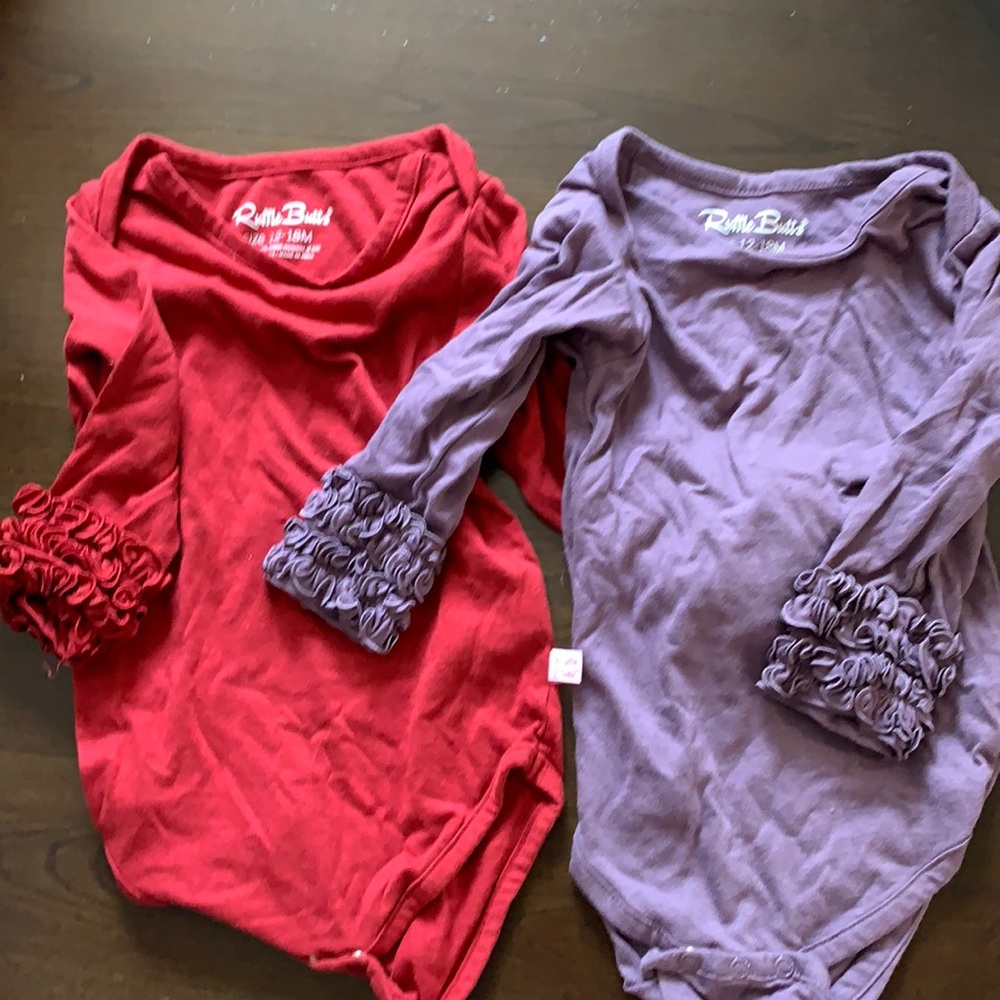 Five 12-18m ruffle butts tops- EUC